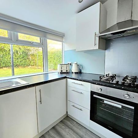 Spacious Haven With Free Parking Glasgow Eksteriør billede