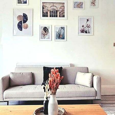 Spacious Haven With Free Parking Glasgow Eksteriør billede