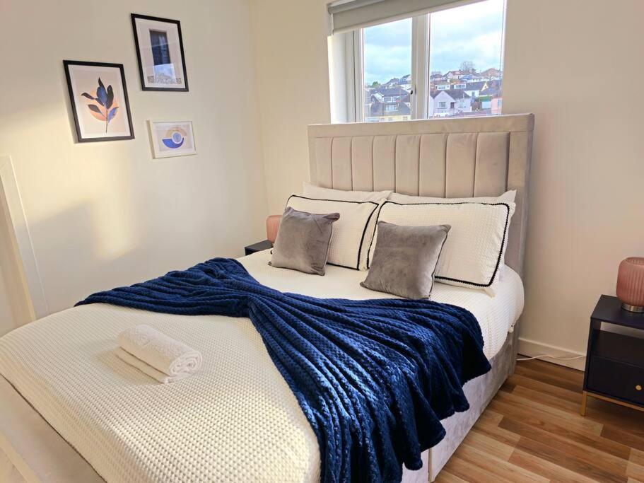 Spacious Haven With Free Parking Glasgow Eksteriør billede
