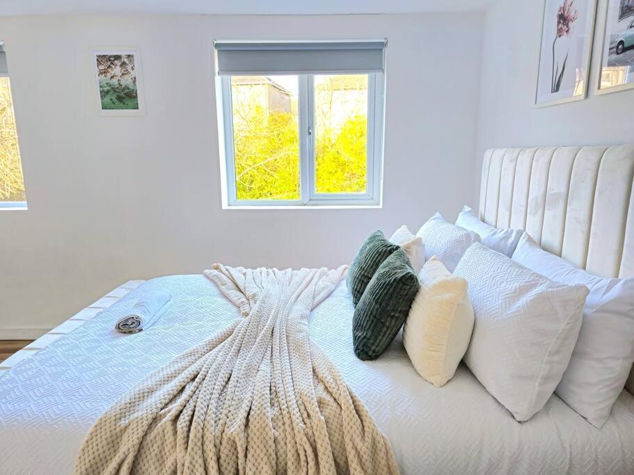 Spacious Haven With Free Parking Glasgow Eksteriør billede