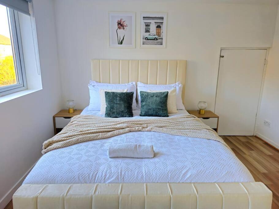 Spacious Haven With Free Parking Glasgow Eksteriør billede