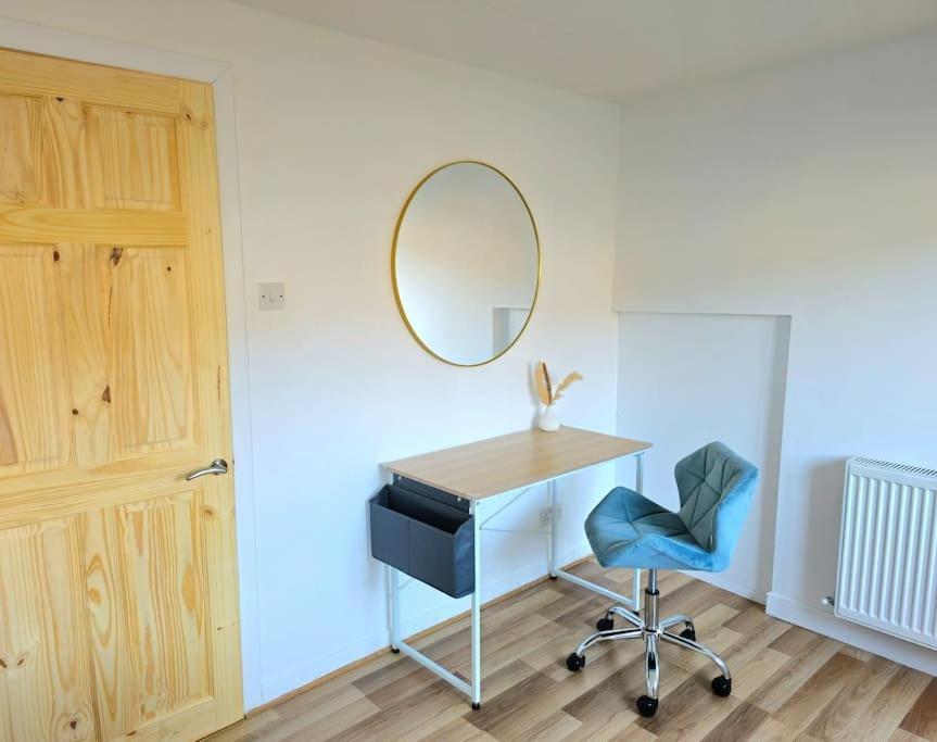 Spacious Haven With Free Parking Glasgow Eksteriør billede