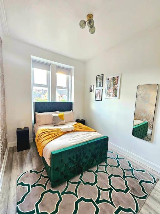 Spacious Haven With Free Parking Glasgow Eksteriør billede