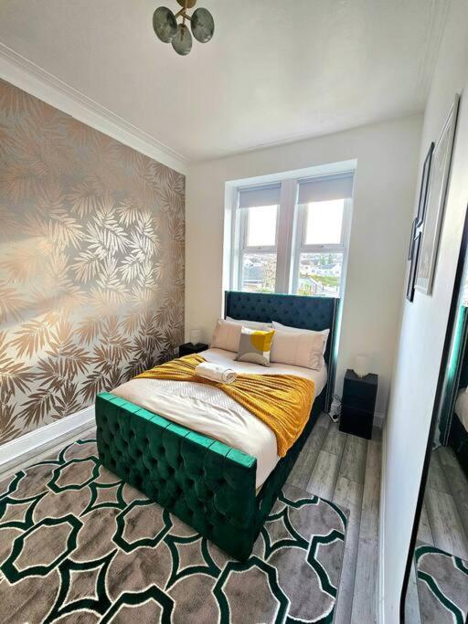 Spacious Haven With Free Parking Glasgow Eksteriør billede