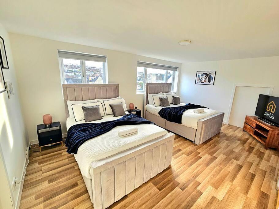 Spacious Haven With Free Parking Glasgow Eksteriør billede